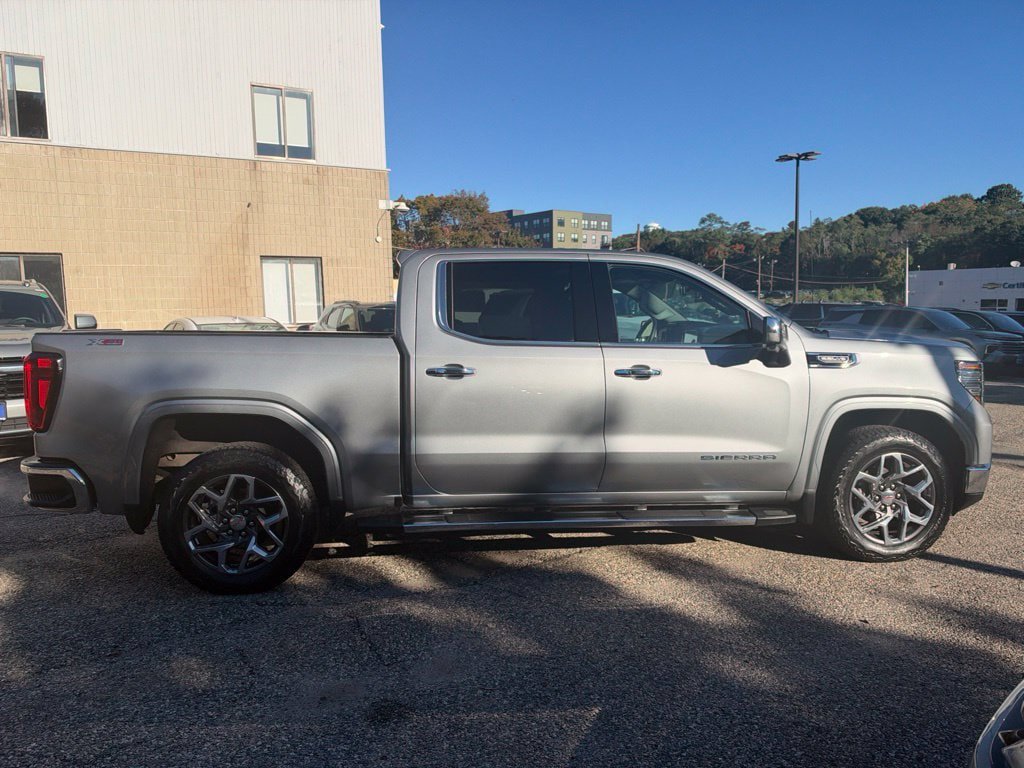 Used 2023 GMC Sierra 1500 SLT w/ SLT Premium Package AWD/4WD image 7
