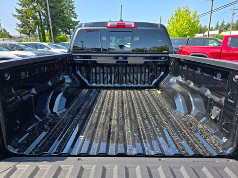 New 2025 GMC Canyon Elevation w/ Convenience Package image 16