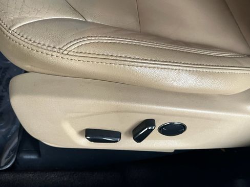 Used 2017 Ford Explorer XLT w/ Equipment Group 202A image 18