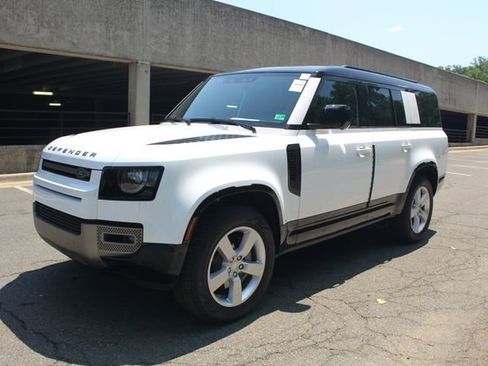 New 2025 Land Rover Defender 130 X-Dynamic SE image 1