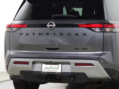 Used 2024 Nissan Pathfinder SL w/ SL Premium Package AWD/4WD image 10