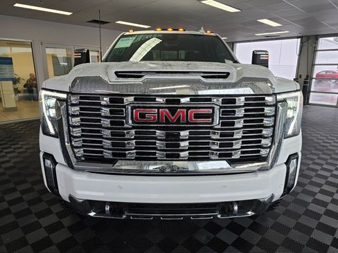 Used 2025 GMC Sierra 3500 Denali w/ Denali Reserve Package image 10