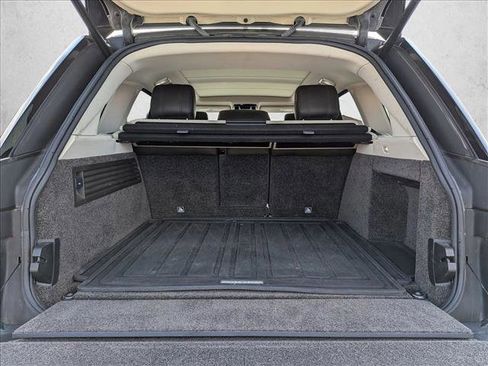 Used 2017 Land Rover Range Rover HSE image 7