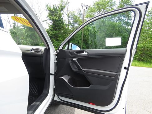 Used 2019 Volkswagen Tiguan SEL AWD/4WD image 12