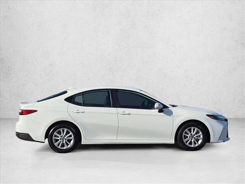 Used 2025 Toyota Camry LE FWD image 4