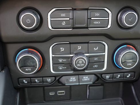 Certified 2023 Chevrolet Tahoe High Country AWD/4WD image 31