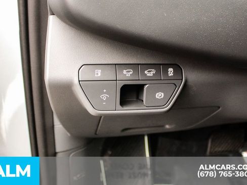 Used 2024 Kia EV9 Land image 34