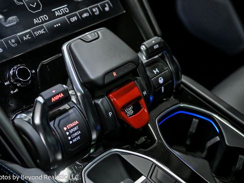 Used 2023 Lamborghini Urus S image 37