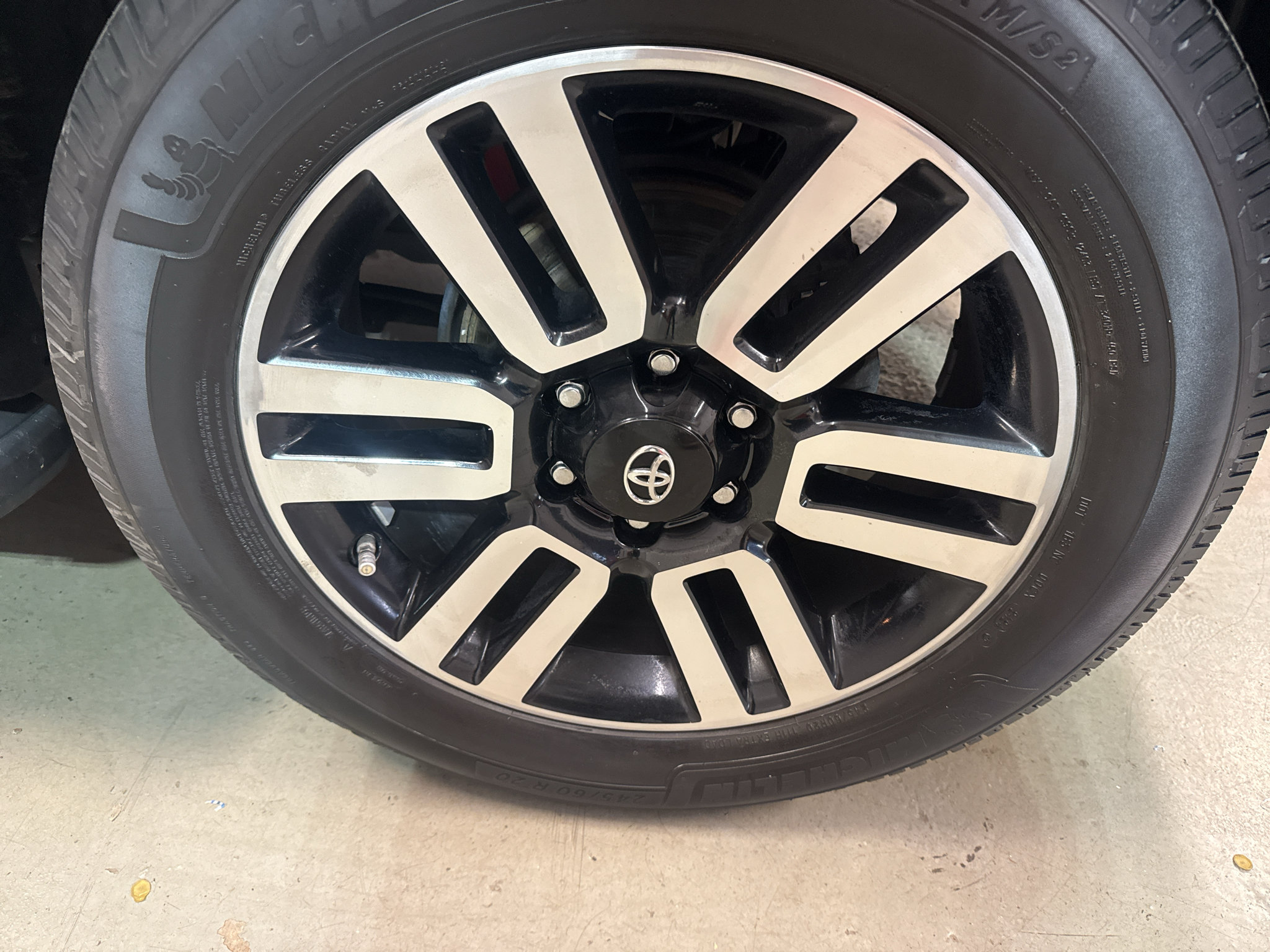 Used 2016 Toyota 4Runner Limited AWD/4WD image 28