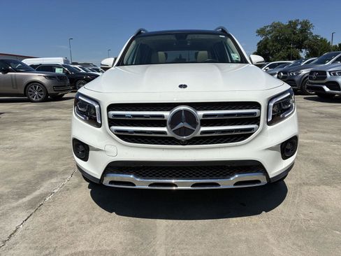 Used 2023 Mercedes-Benz GLB 250 image 2