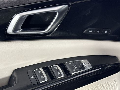 Used 2022 Kia Carnival SX Prestige FWD image 13