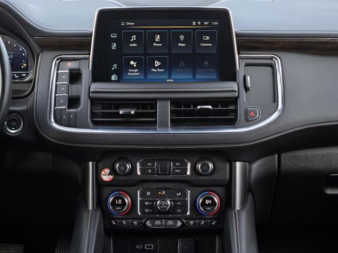 Used 2024 Chevrolet Suburban Premier image 31