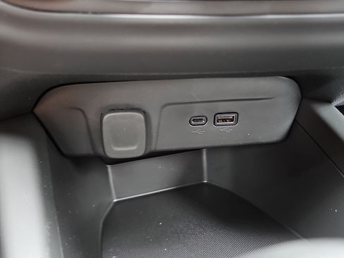 Used 2024 Chevrolet Trax RS w/ Driver Confidence Package FWD image 21