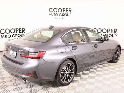 Used 2022 BMW 330i xDrive 330i xDrive w/ Driving Assistance Package image 22