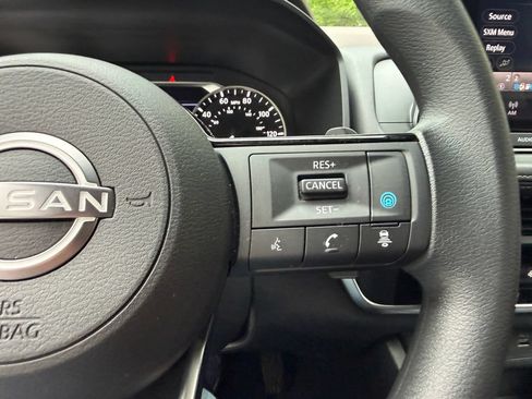 Used 2023 Nissan Rogue SV AWD/4WD image 25