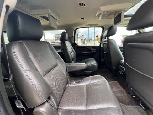 Used 2014 Cadillac Escalade ESV Luxury RWD image 26