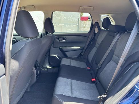 Used 2025 Nissan Rogue SV FWD image 28