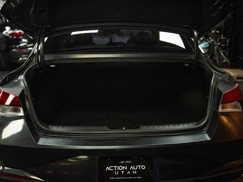 Used 2022 Hyundai Elantra SEL FWD image 7