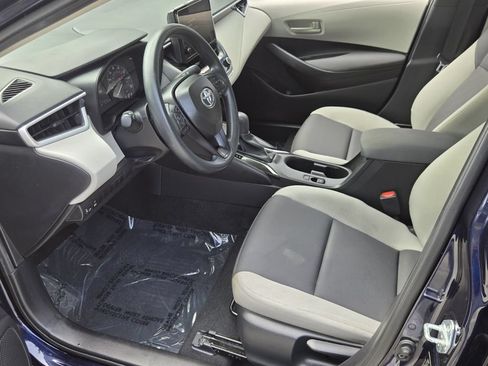 Used 2025 Toyota Corolla LE FWD image 11