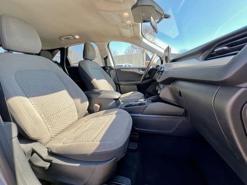 Used 2021 Ford Escape SE w/ SE Sport Appearance Package image 20