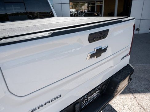 Used 2023 Chevrolet Silverado 1500 ZR2 image 7