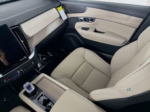 New 2026 Volvo XC90 B6 Plus w/ Protection Package Premier AWD/4WD image 24