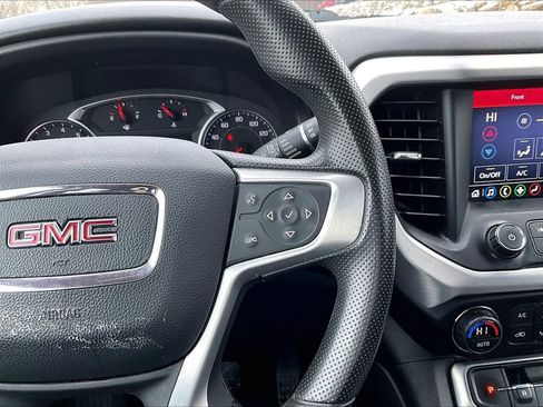 Used 2021 GMC Acadia SLE image 17