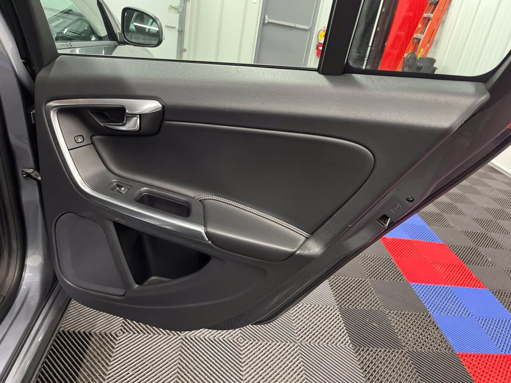 Used 2018 Volvo S60 T5 Dynamic w/ Vision Package AWD/4WD image 14