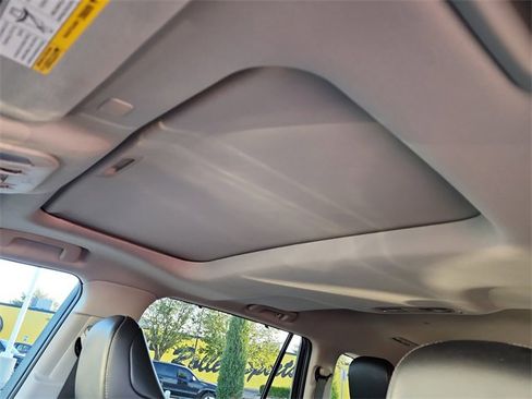 Used 2022 Toyota Highlander Limited image 30