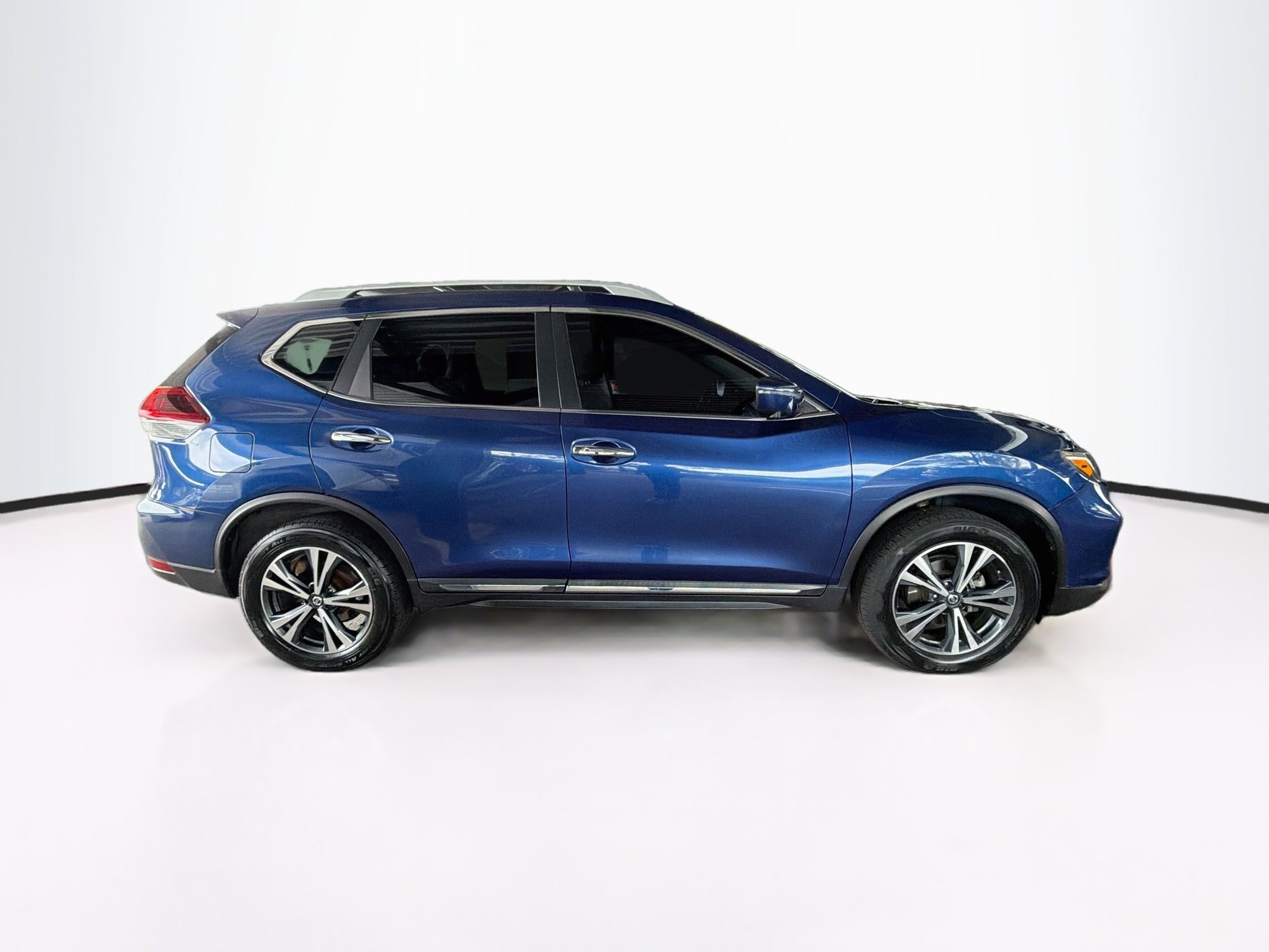 Used 2018 Nissan Rogue SL AWD/4WD image 10