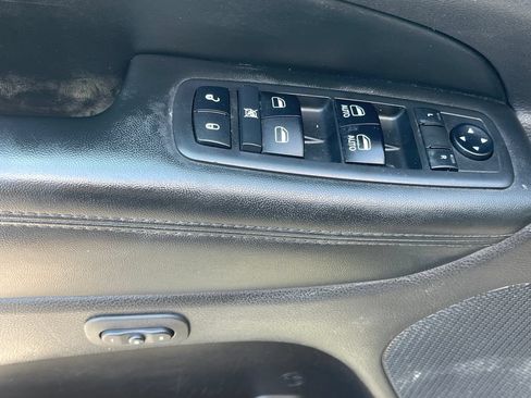 Used 2019 Jeep Grand Cherokee Limited AWD/4WD image 12