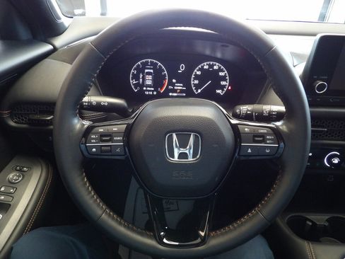 Used 2023 Honda HR-V Sport image 27