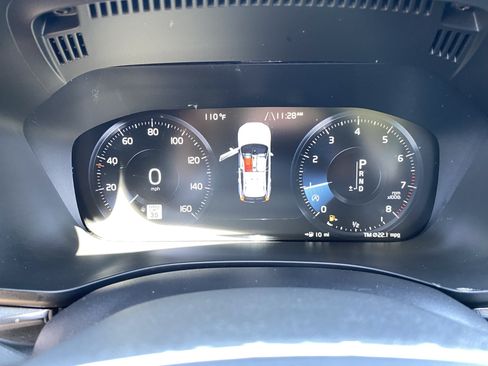Used 2021 Volvo XC60 T5 Momentum FWD image 30