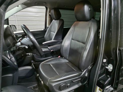 Used 2019 Mercedes-Benz Metris Passenger image 14