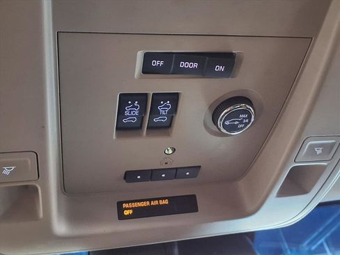 Used 2018 GMC Yukon XL Denali w/ Denali Ultimate Package image 26