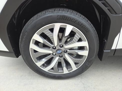 Used 2025 Subaru Forester Touring AWD/4WD image 11