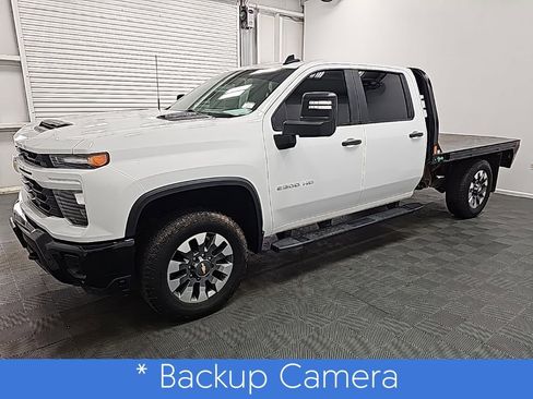 Used 2024 Chevrolet Silverado 2500 Custom w/ Custom Value Package image 5