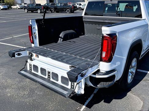 Used 2023 GMC Sierra 1500 Denali AWD/4WD image 36