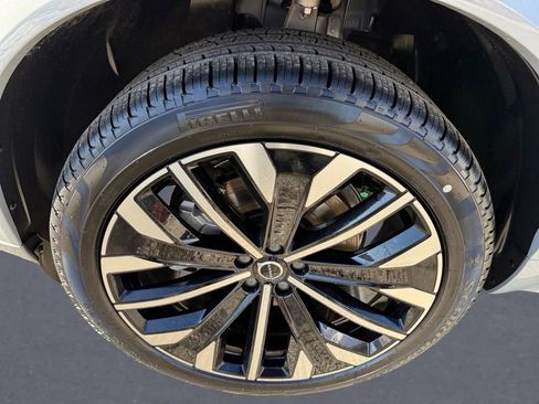 New 2026 Volvo XC90 B6 Ultra w/ Protection Package image 8