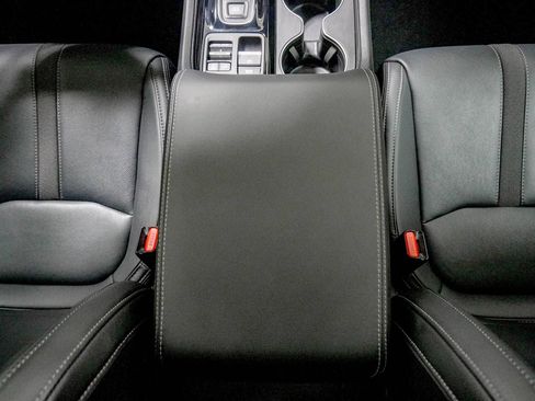 Used 2025 Honda Pilot EX-L image 28