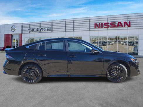 New 2026 Nissan Sentra SR w/ Floor Mat Package image 5