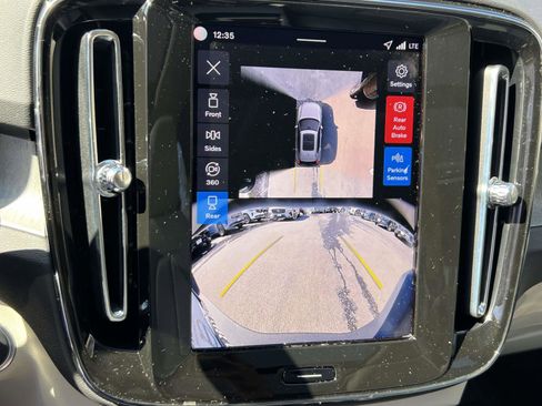 Used 2026 Volvo XC40 B5 Ultra w/ Climate Package image 29