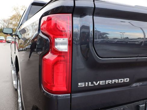 Used 2023 Chevrolet Silverado 1500 High Country w/ High Country Premium Package image 36