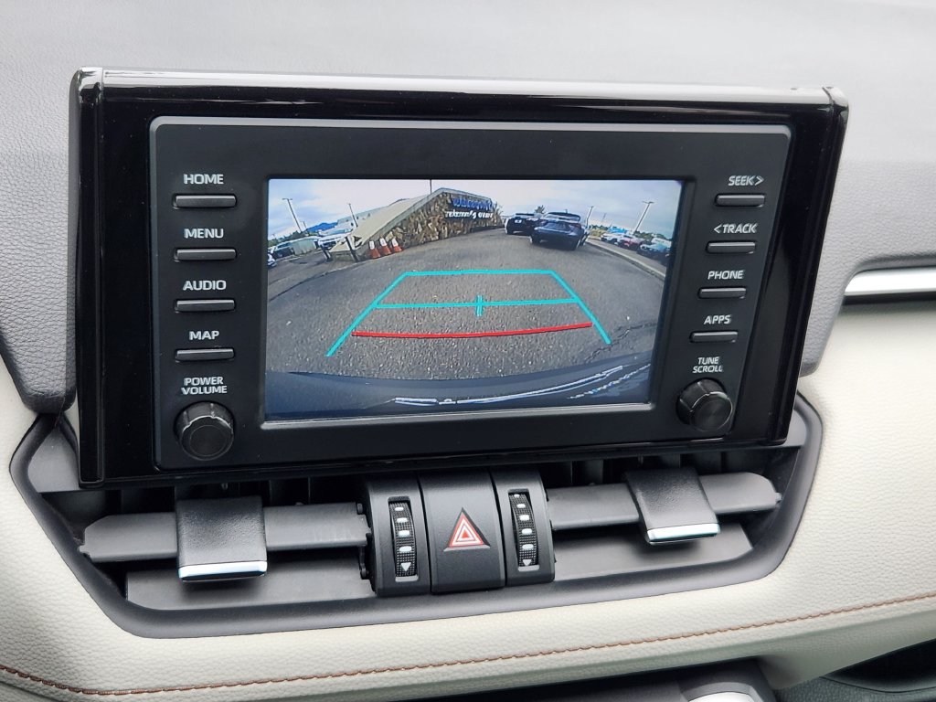 Used 2019 Toyota RAV4 XLE Premium w/ Cold Weather Package AWD/4WD image 9