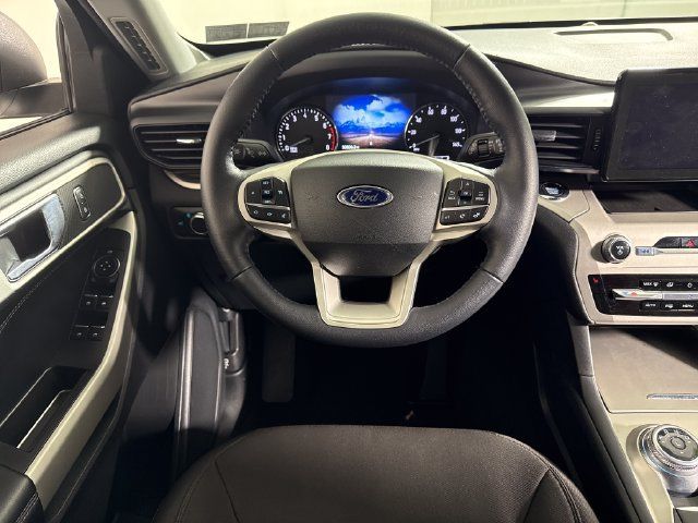 Used 2021 Ford Explorer XLT AWD/4WD image 41