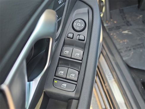 Used 2025 BMW 330i Sedan image 14