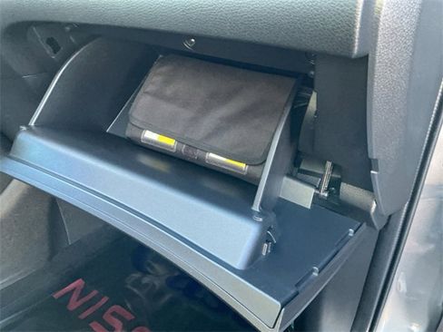 Used 2021 Nissan Rogue Sport S image 25