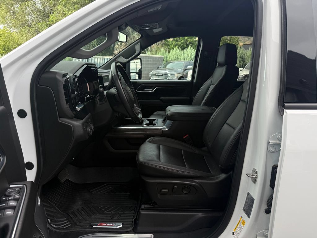 Used 2024 Chevrolet Silverado 3500 LTZ w/ LTZ Plus Package AWD/4WD image 19