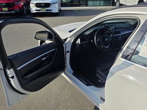 Used 2017 BMW 330i xDrive Wagon AWD/4WD image 37