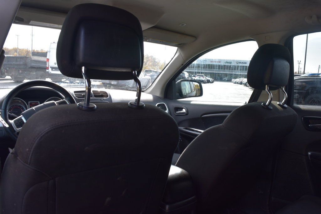 Used 2018 Dodge Journey SE w/ Connectivity Group FWD image 10
